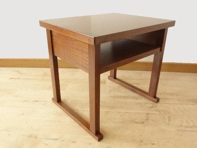 北海道手作り家具　ナラ材　マルチサイドテーブル　 ミニデスク　ソファーの隣に