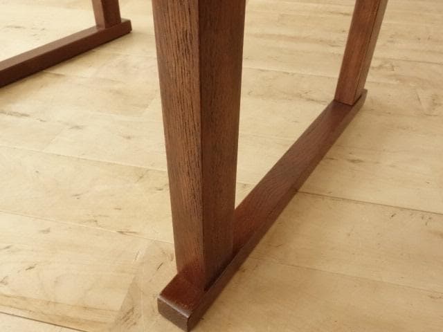 北海道手作り家具　ナラ材　マルチサイドテーブル　 ミニデスク　ソファーの隣に