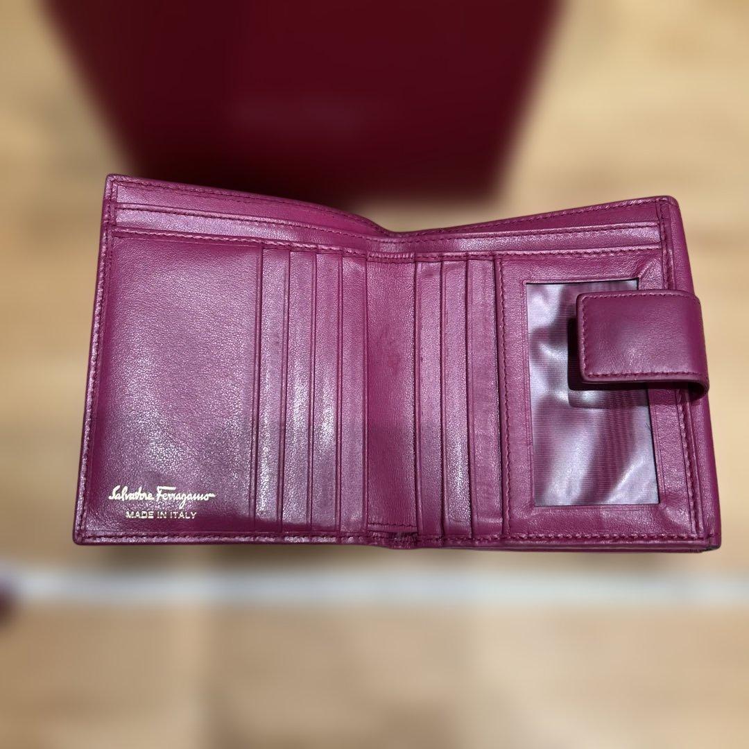 フェラガモ／二つ折り財布