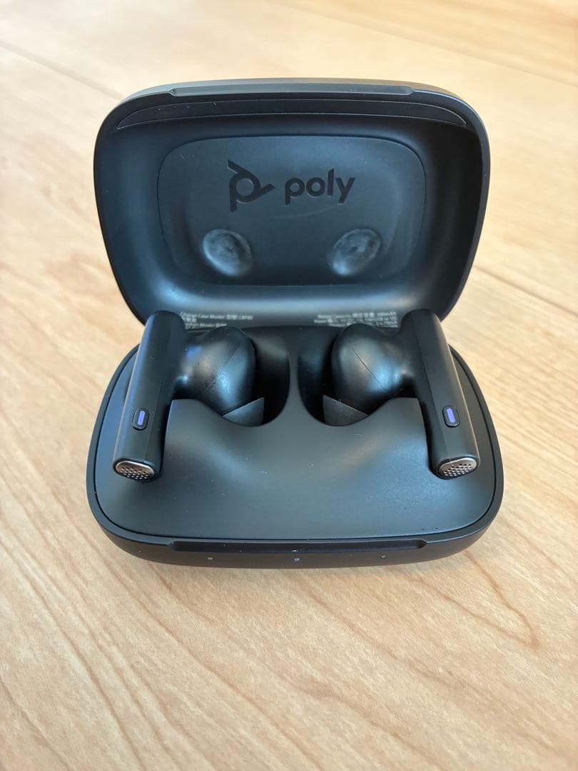 【美品】Poly Voyager Free 60 UC ワイヤレスイヤフォン
