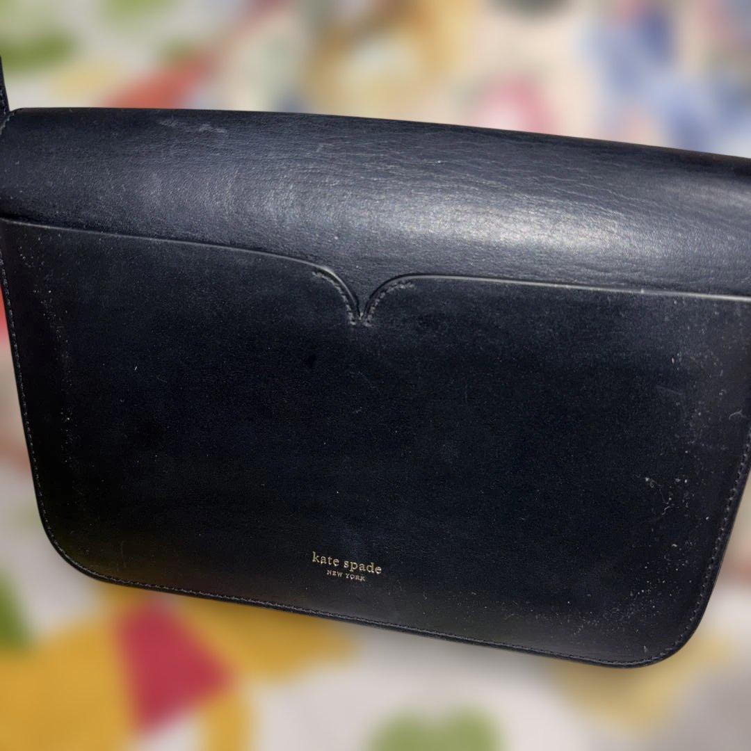 未使用に近い　Kate spadeレザーショルダーバッグ ハート型ロゴ