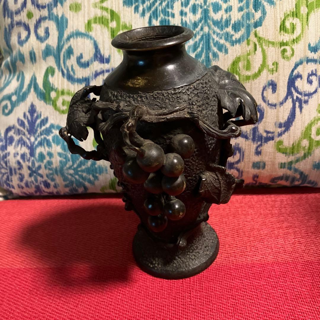 希少レトロな赤堀信平 銅製 盛上 葡萄文 花瓶