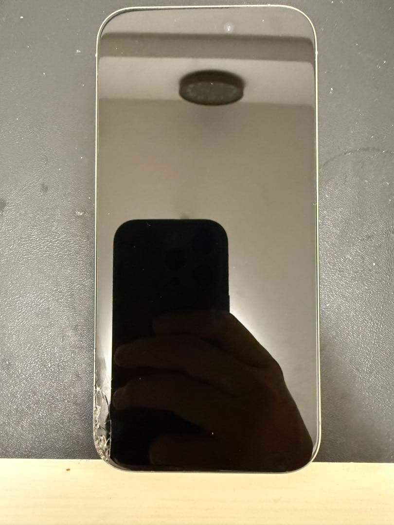 iPhone 15 Pro 256GB SIMフリー 液晶割れ