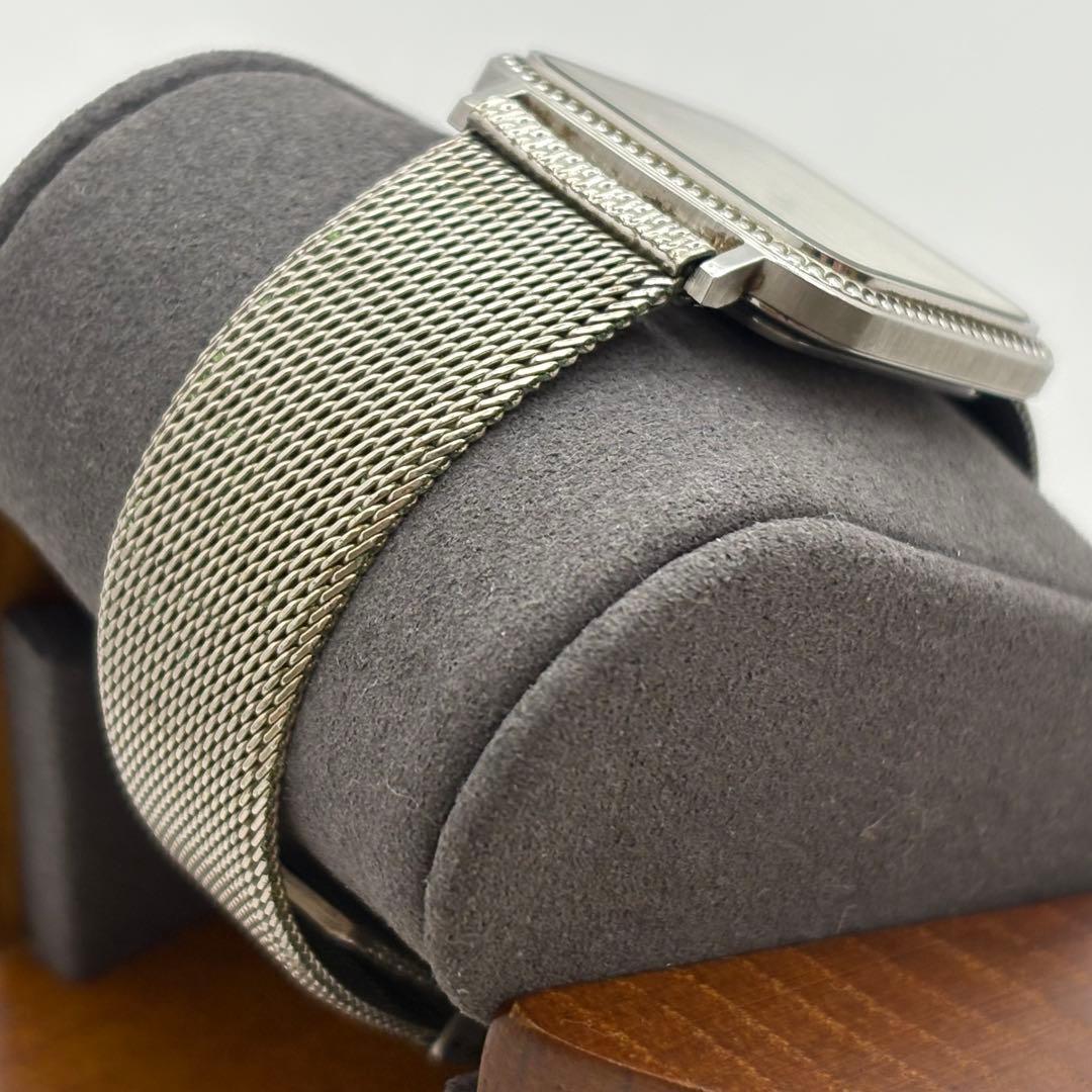 【超希少】ユニバーサルジュネーブ　クォーツ　美品　843203 シルバー