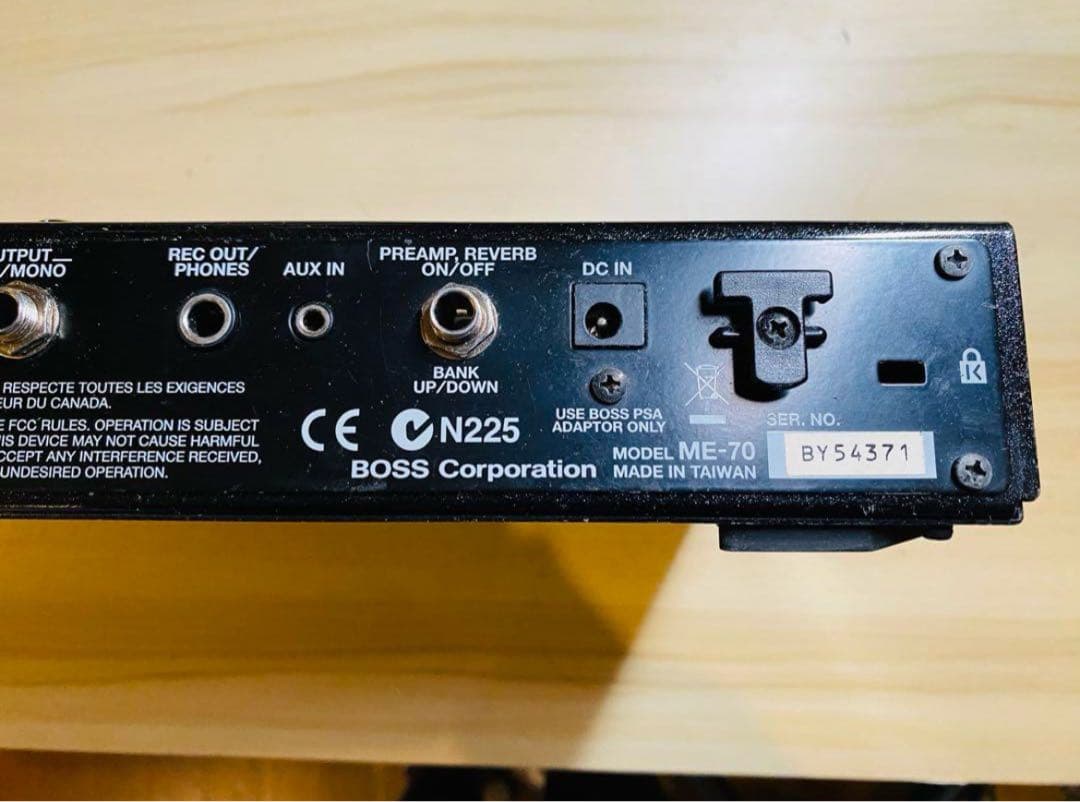 BOSS ME-70 ギター マルチエフェクター 取説付き　DCケーブル付属