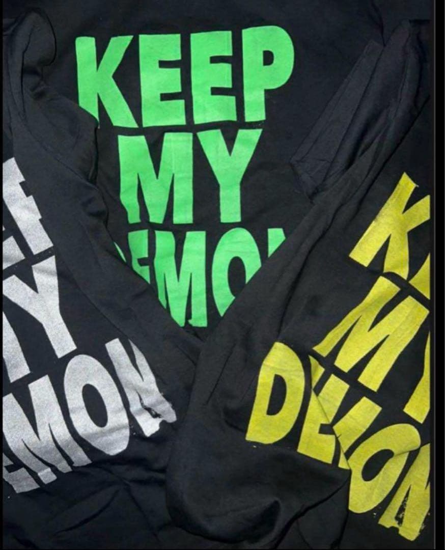 moneysex888 keep my demon Tシャツ