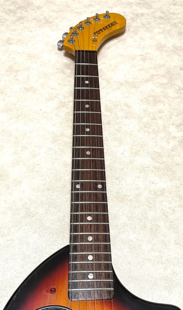 【美品】ZO-3 芸達者 3TS アンプ内蔵ミニギター ヘッドフォン端子付き！！