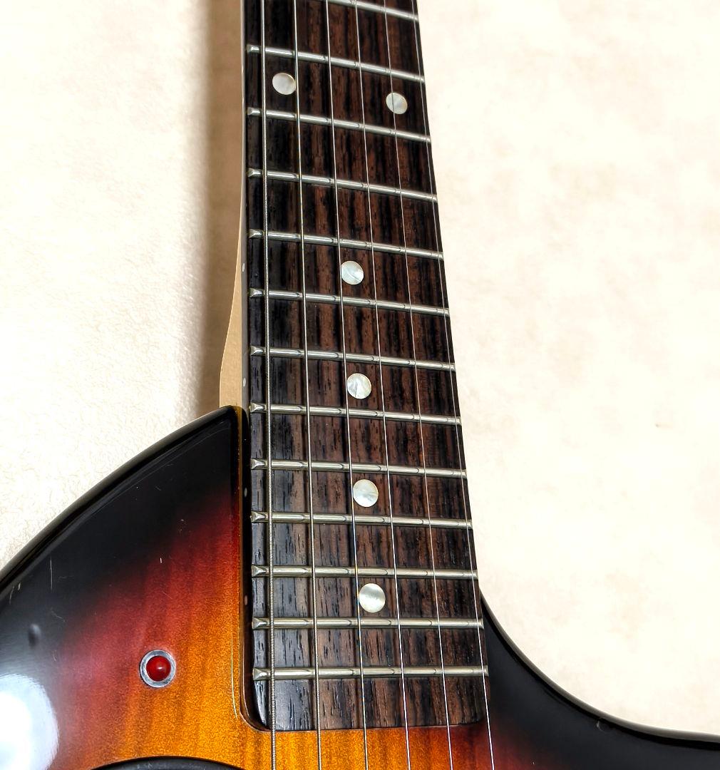 【美品】ZO-3 芸達者 3TS アンプ内蔵ミニギター ヘッドフォン端子付き！！