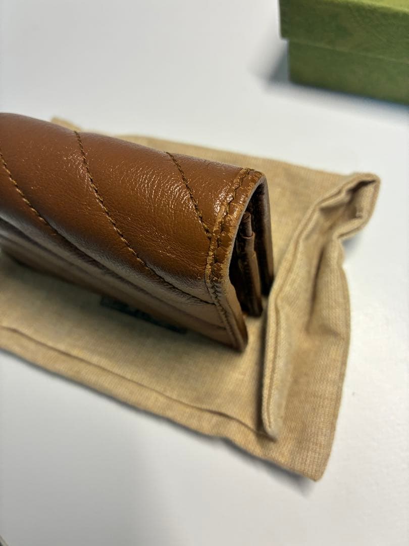 グッチ　マーモント　スモールウォレット　コンパクト財布　GUCCI