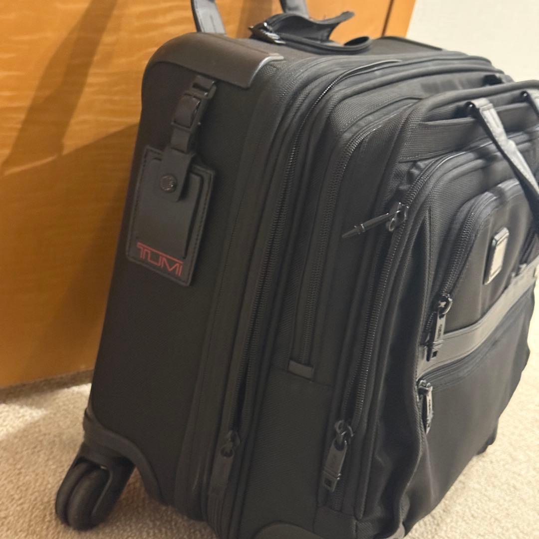 トゥミ　TUMI 4輪　スーツケース　機内持ち込み可