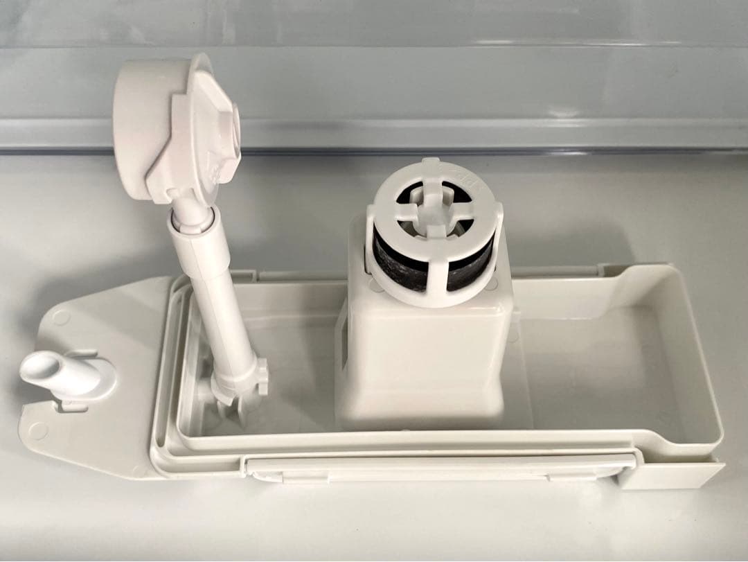 東芝　ノンフロン冷凍冷蔵庫　GR-U33SC (WU) 2023年製　326L