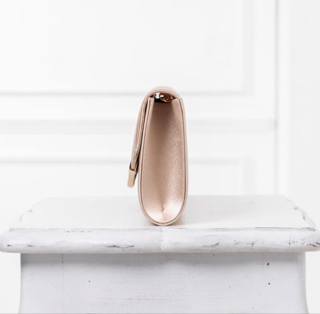 【美品】東京ソワール　プリーツデザインのパーティーバッグ