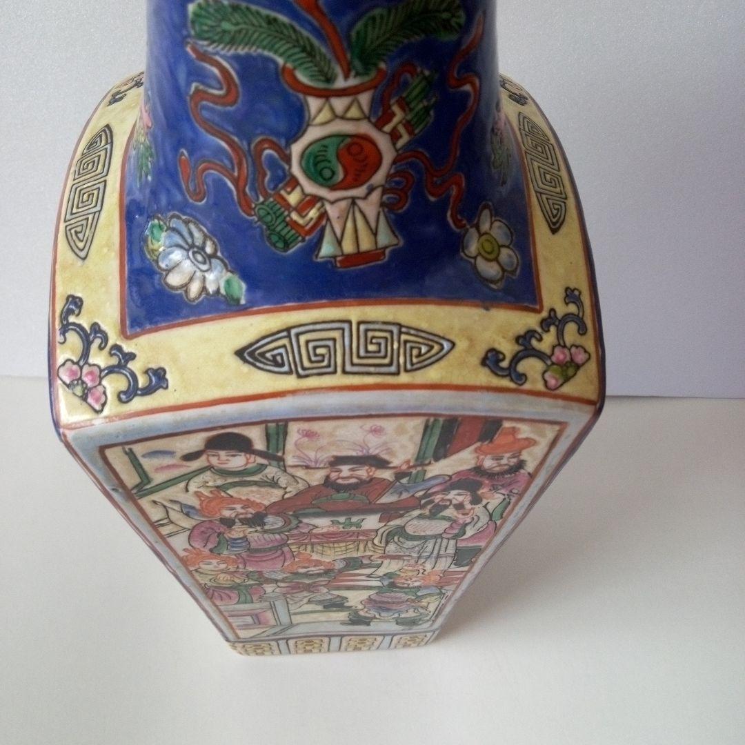 中国古玩　大清同治年製　唐人紋様　花瓶