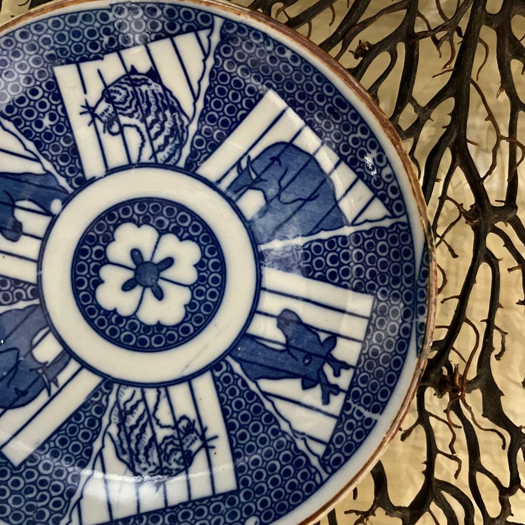 骨董　古伊万里　図変わり印判　超希少図案　動物園　著書掲載同手品　小皿　１客限り