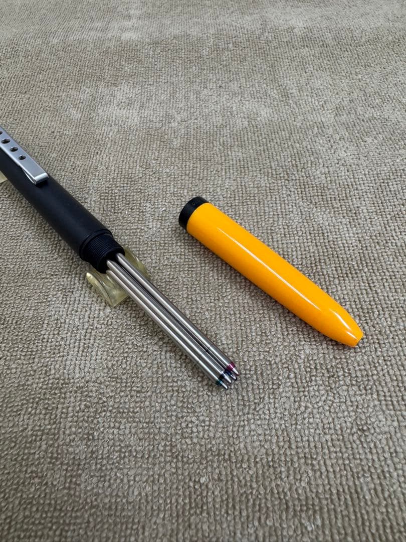 土日限定値下げ　モンブラン　カレラ　4色ボールペン