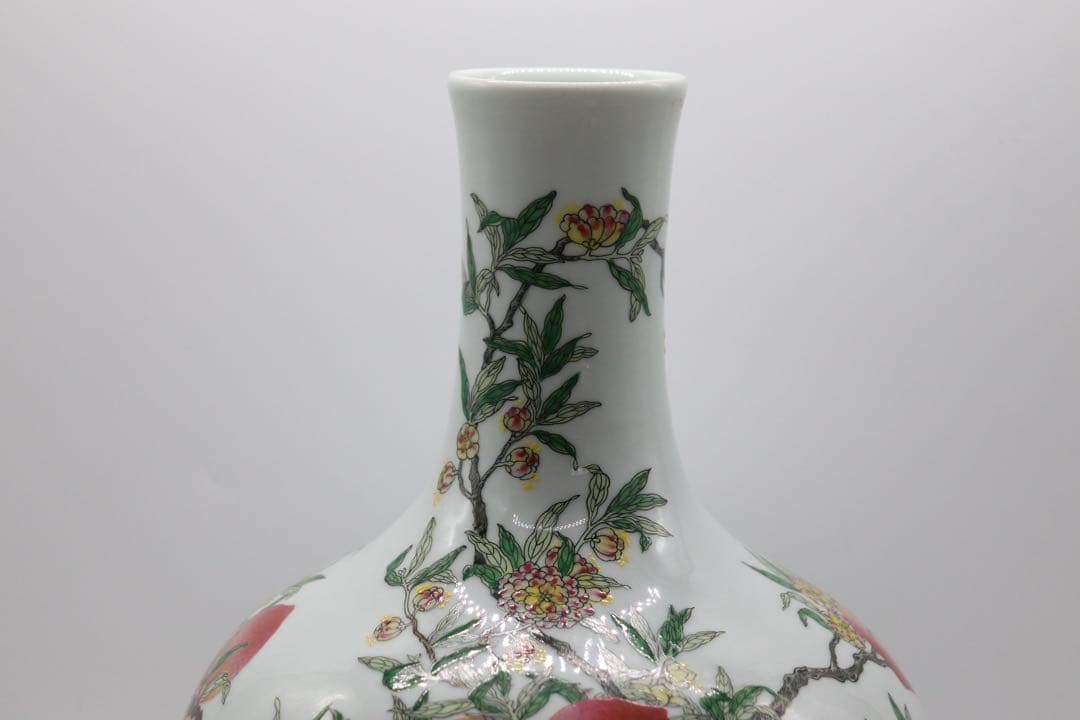 中国　粉彩　桃紋瓶　送料込み260118