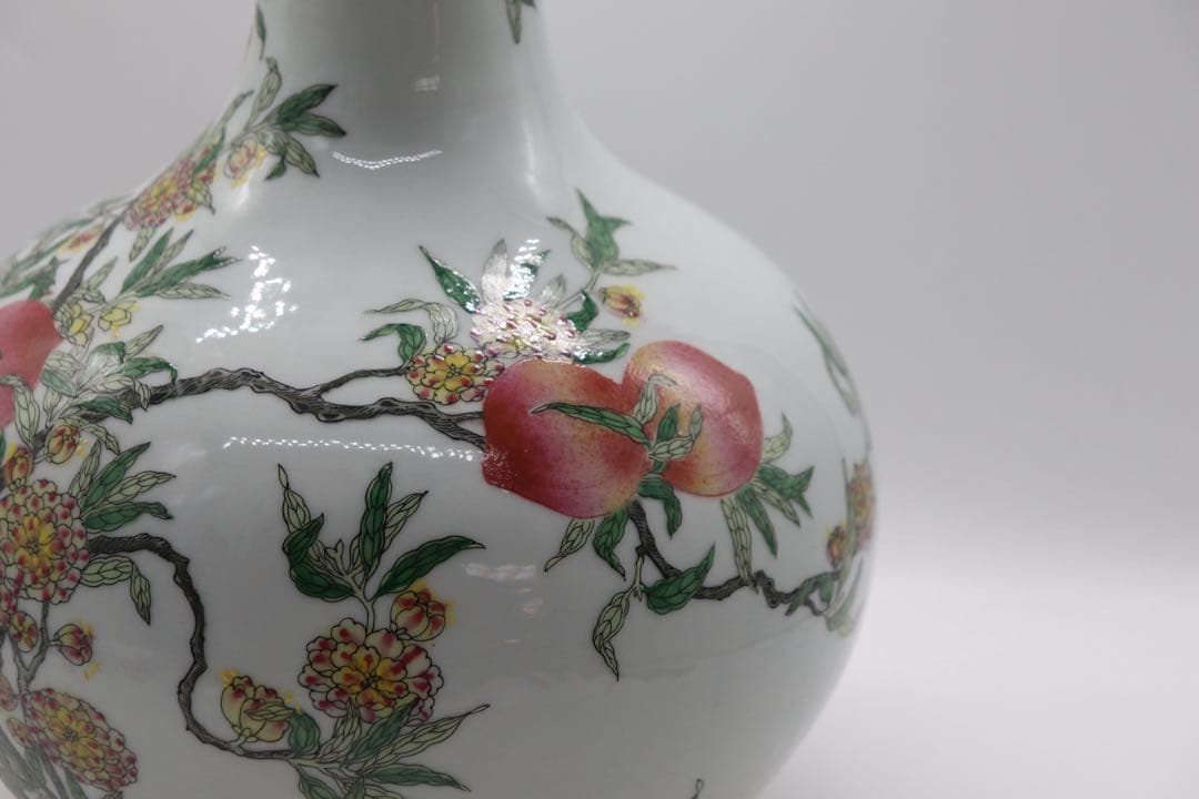 中国　粉彩　桃紋瓶　送料込み260118