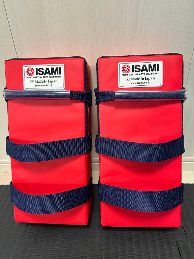 ISAMI 赤 キックミット 日本製