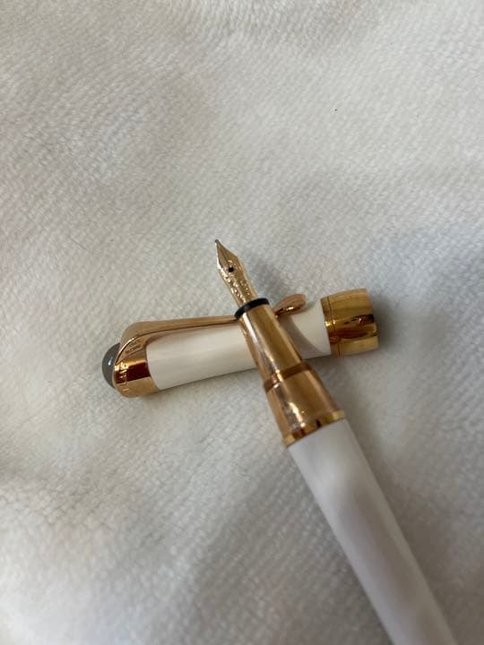 モンブラン　ダイヤ入り万年筆　限定　エトワール　ド　モンブラン　サンド