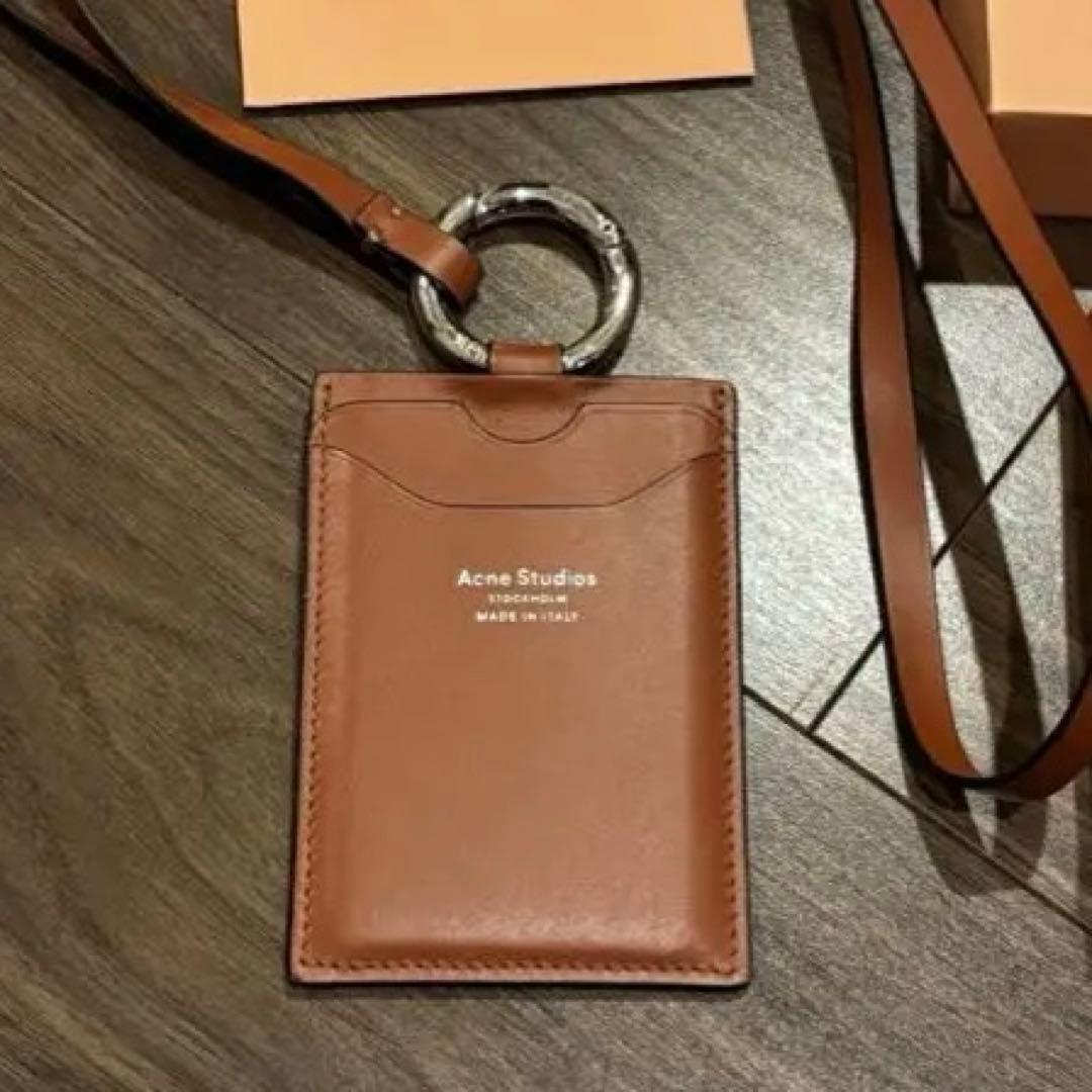 Acne Studios ブラウンカードケース