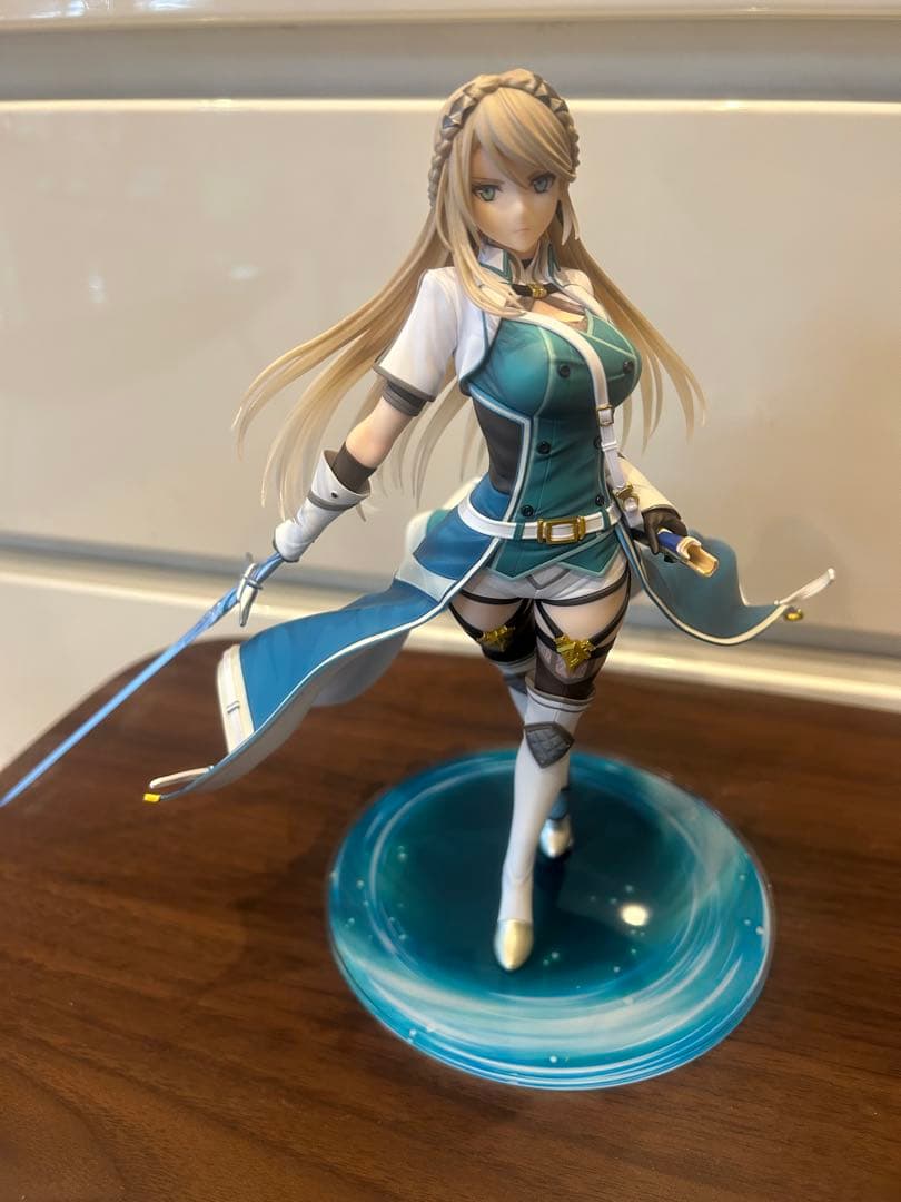 軌跡シリーズ エレイン・オークレール 1/8スケールフィギュア コトブキヤ