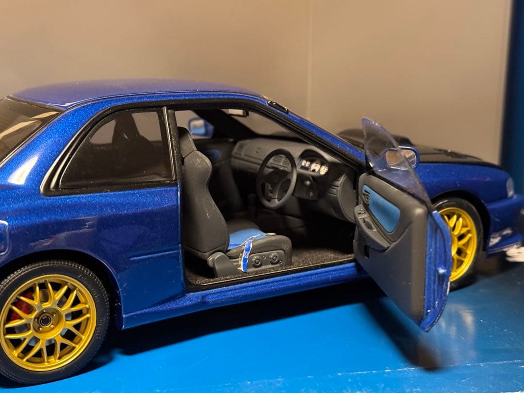 AUTOart 1/18 スバル インプレッサ 22B 模型