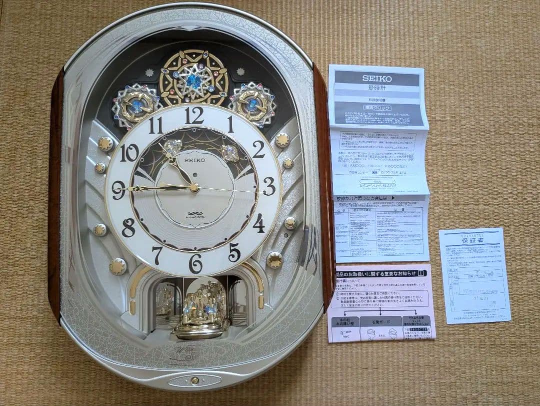 【美品】SEIKO 電波掛時計 クリスタル装飾