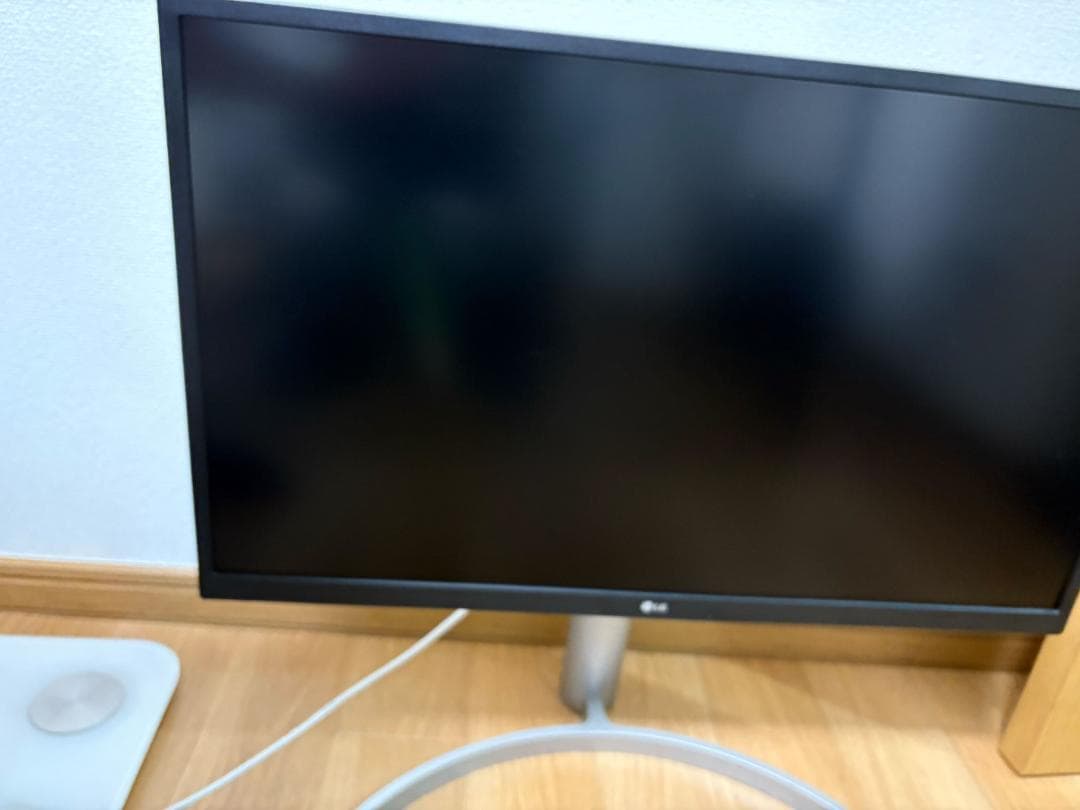 LG 27UL550‑W 27型 4K 液晶ディスプレイ HDR対応