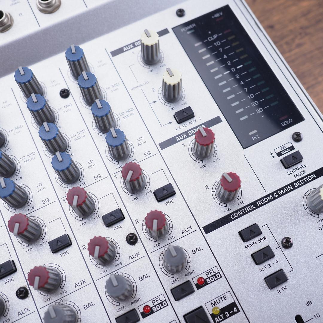 BEHRINGER MX2004A ACアダプターなしだけど動作確認済品