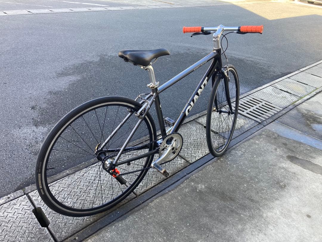 GIANT ESCAPE クロスバイク ブラック　マウンテンバイク　ロードバイク