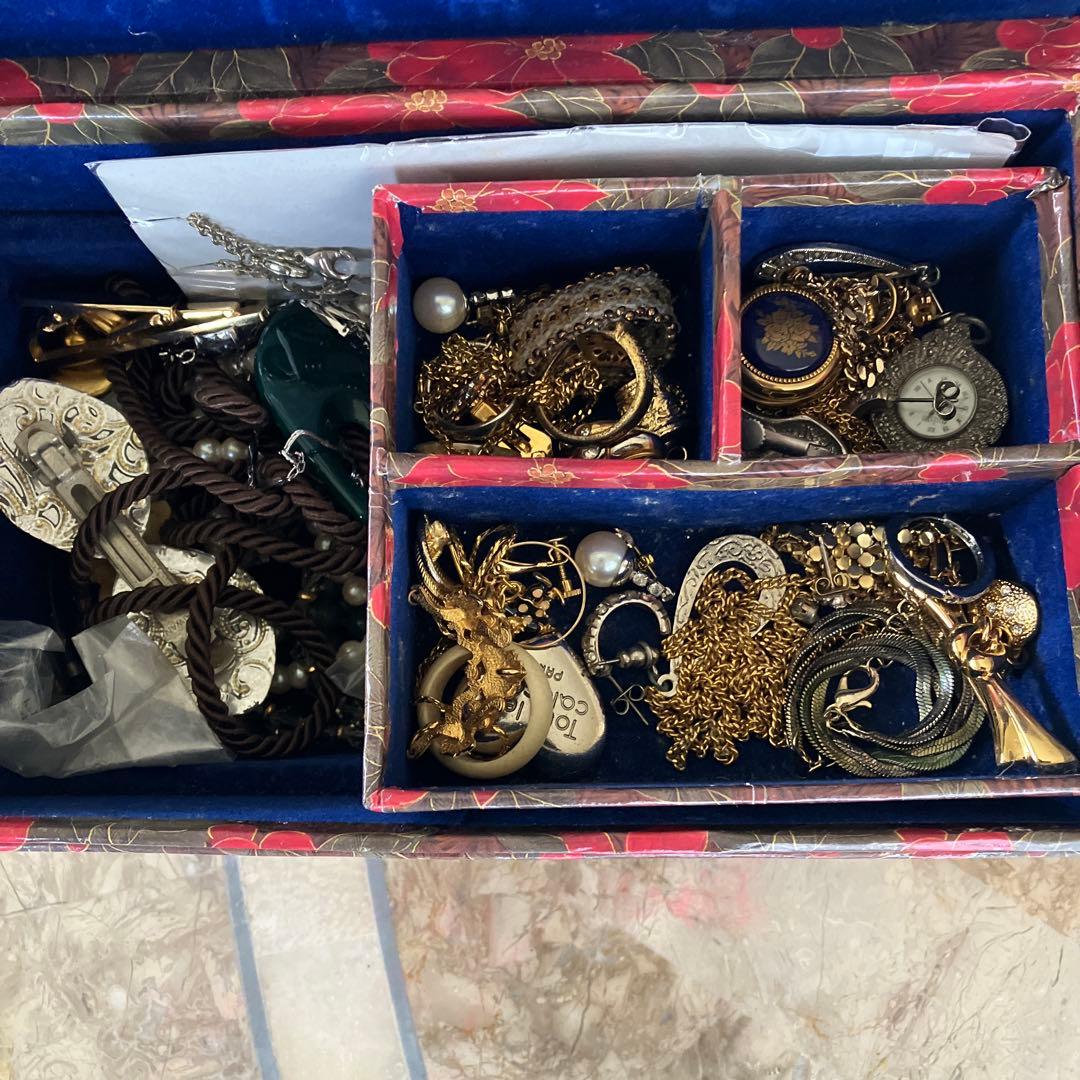 東*！様 生前整理　遺品整理　アクセサリー