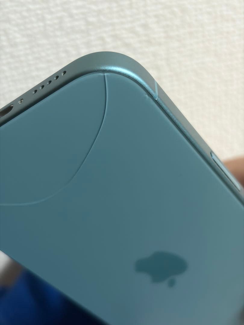 iPhone16 ティール 128GB 背面割れ　本体のみ　おまけあり