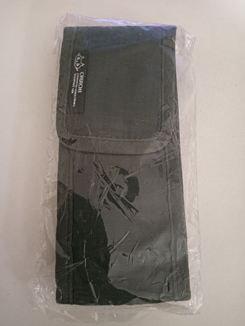 宇多田ヒカル CHUICHI 猫デザイン ガラケーケース （新品 · 未開封）