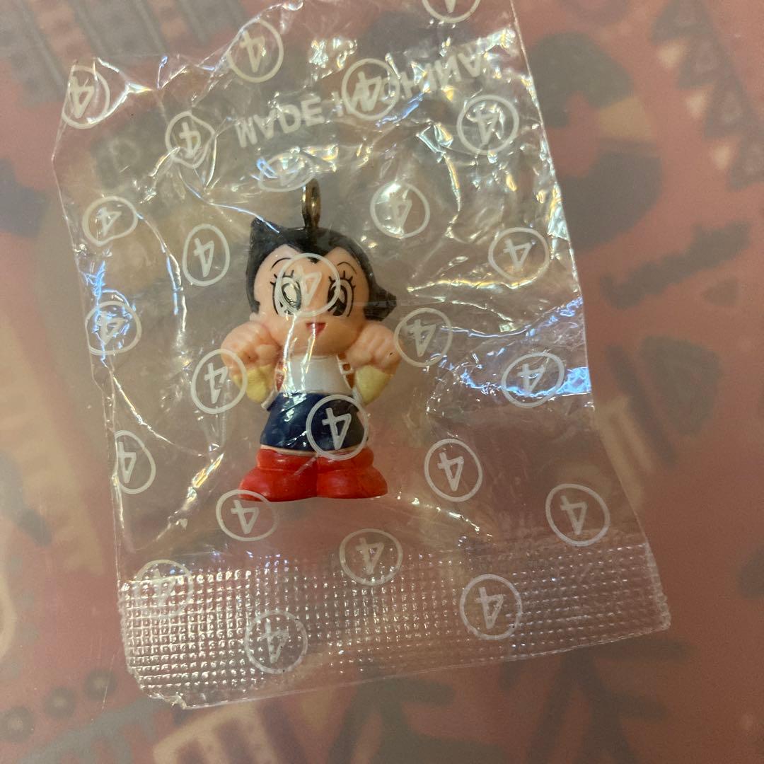 手塚フィギュア　4 ウラン　アトム　新品未開封