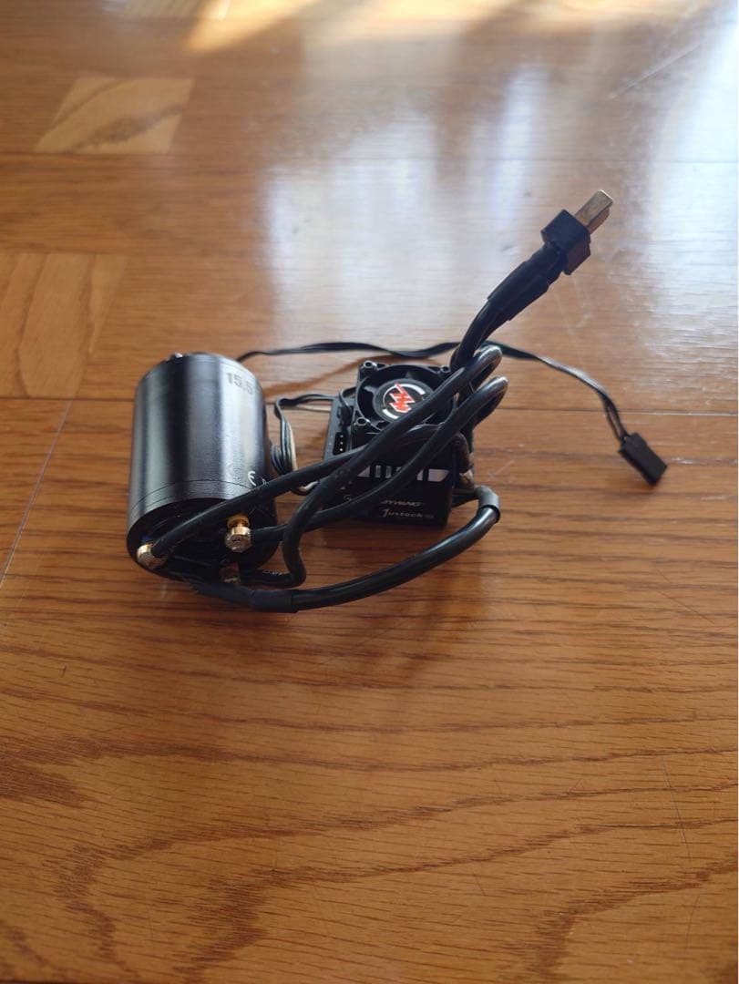 ホビーウイング justock G3S ESC とタミヤ 15.5 ブラシレス