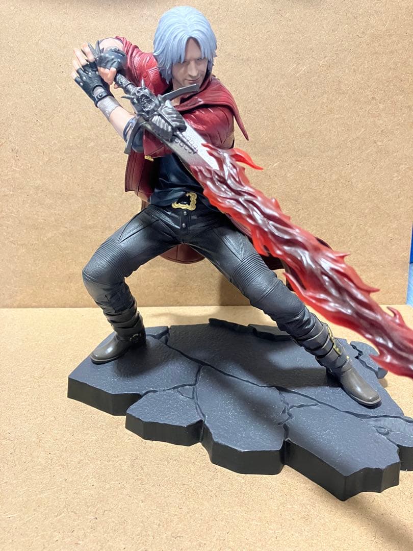 デビルメイクライ5 ダンテ　フィギュア