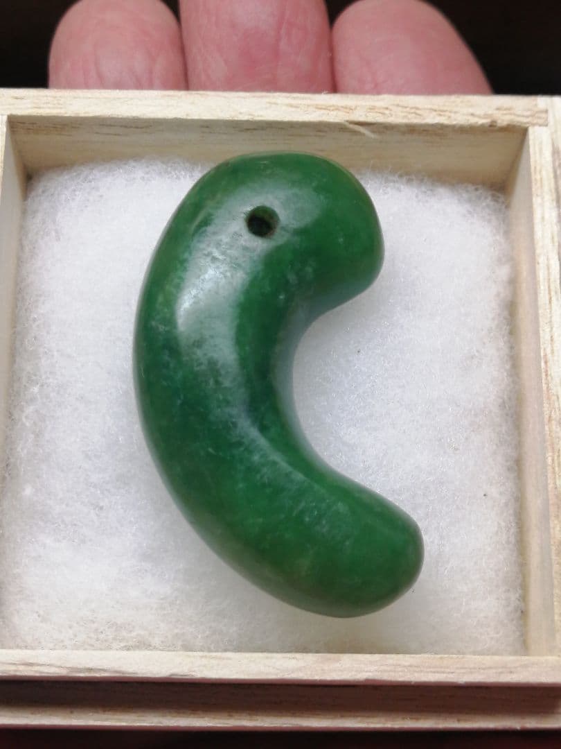 ★古墳期『糸魚川翡翠勾玉』出土品。4.8cm【超琅玕翡翠】最高峰の巨大勾玉です。