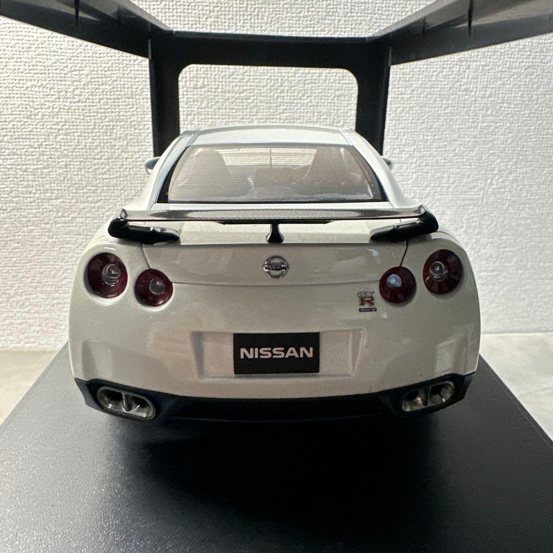 AUTOART NISSAN GT-R SpecV 1/18 ダイキャスト