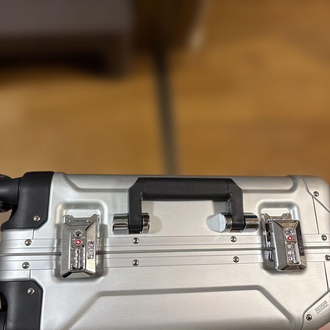 ZERO HALLIBURTON キャリーケース