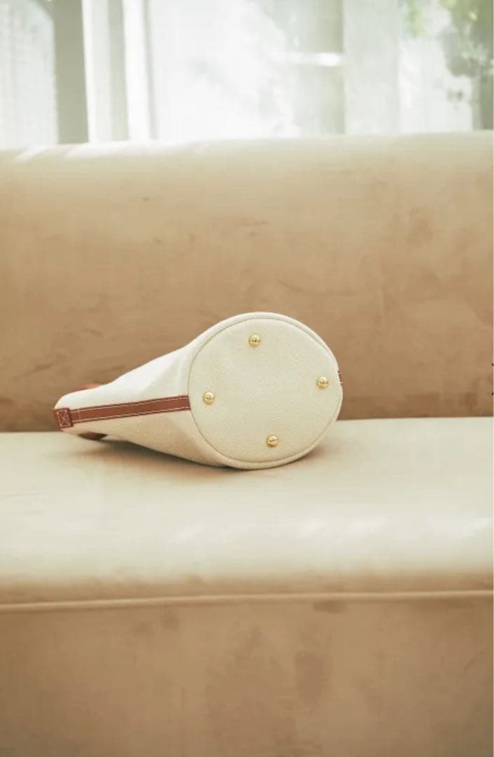 新品未使用★SEVENTEN by MIHO K馬刺繍ミニショルダーバック