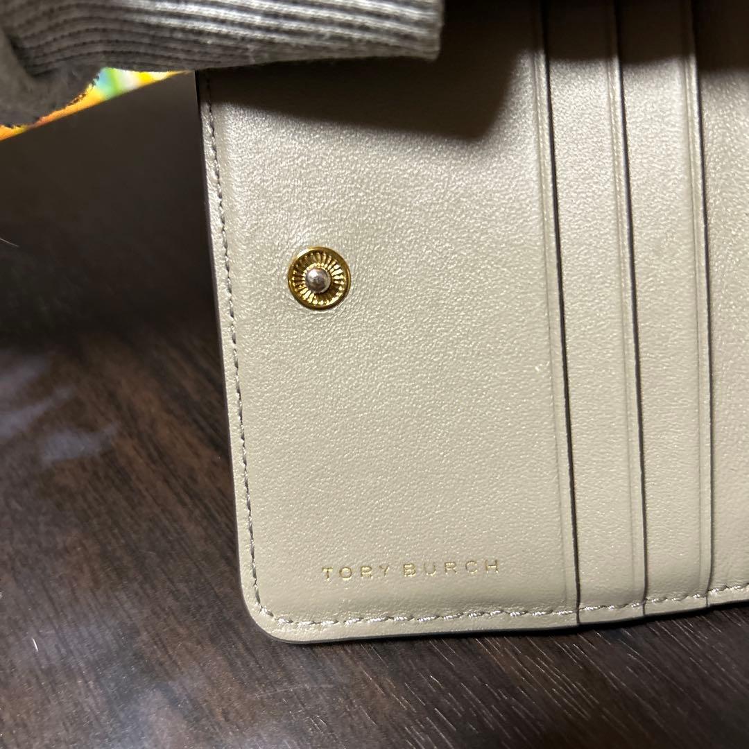 新品同様‼️ 現行　トリーバーチ　財布　折り財布　キルティング
