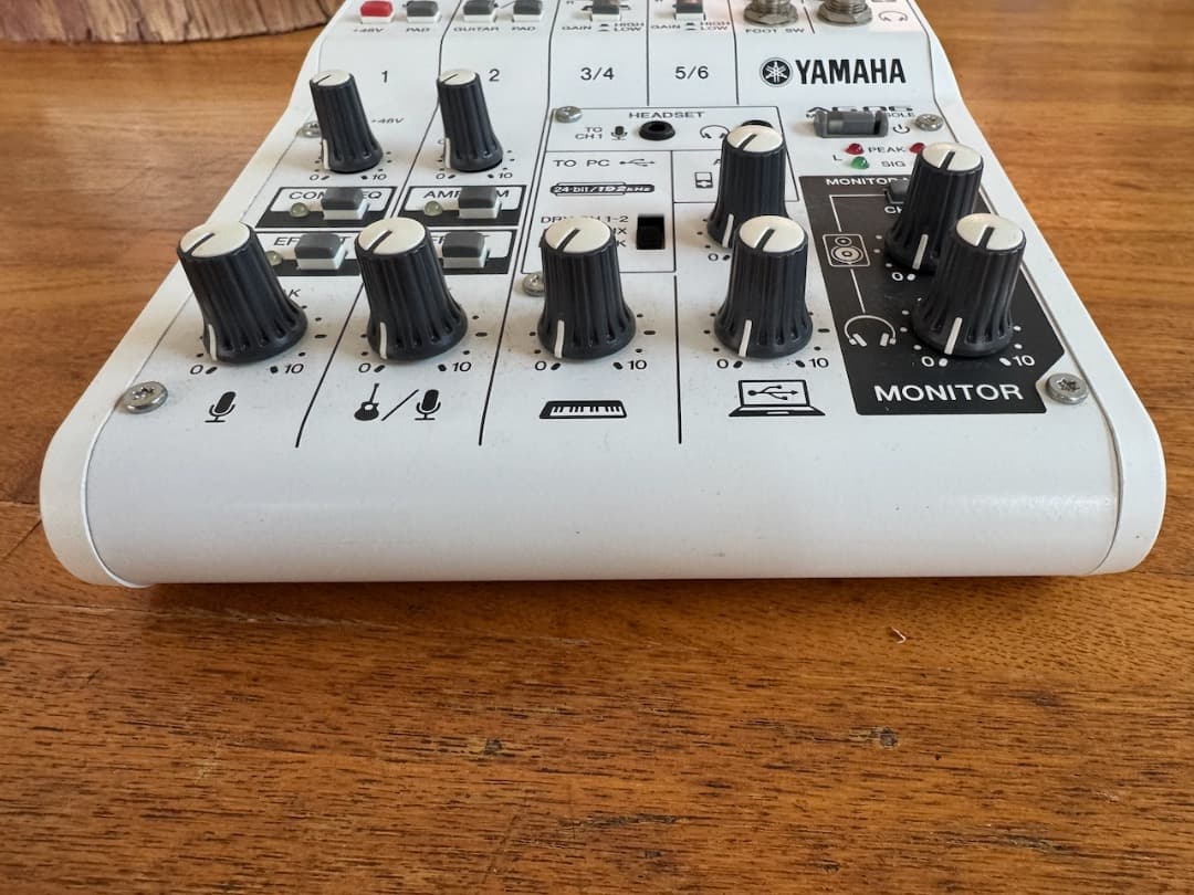 【美品】YAMAHA AG06 ウェブキャスティングミキサー