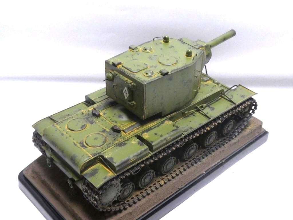 タミヤ 1/35 ソビエト重戦車 KV-2 完成品