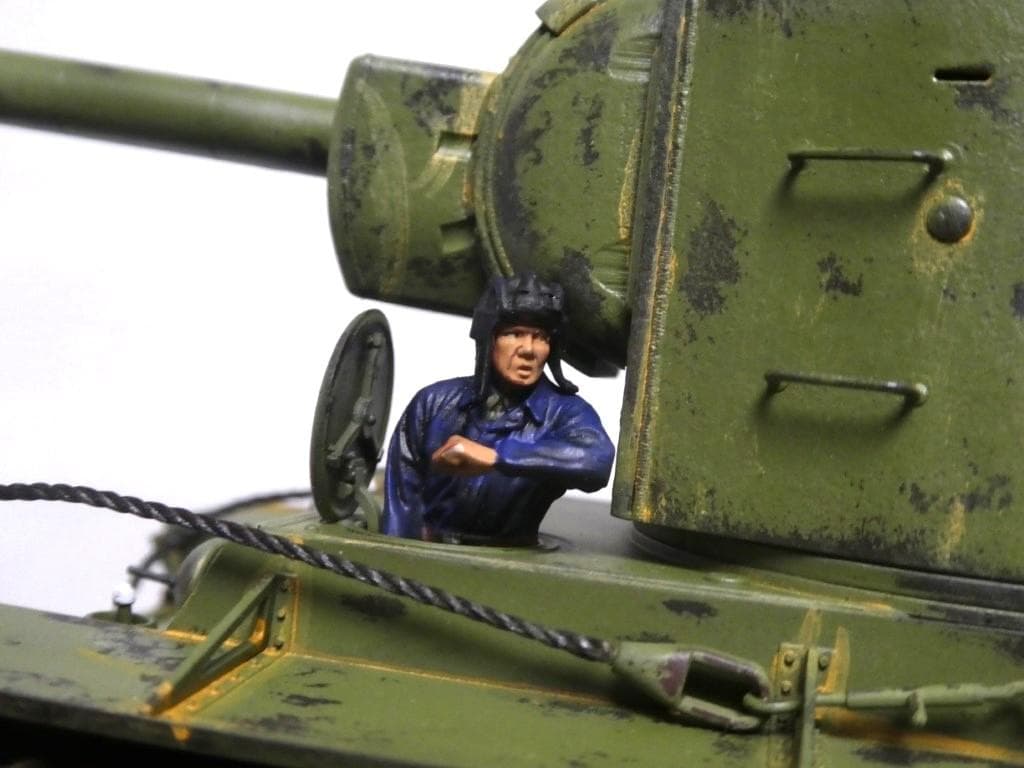 タミヤ 1/35 ソビエト重戦車 KV-2 完成品