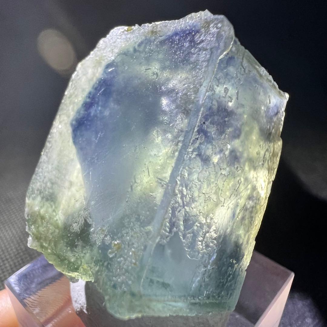 内モンゴル産　ライトグリーン　パープルゾーニングフローライト