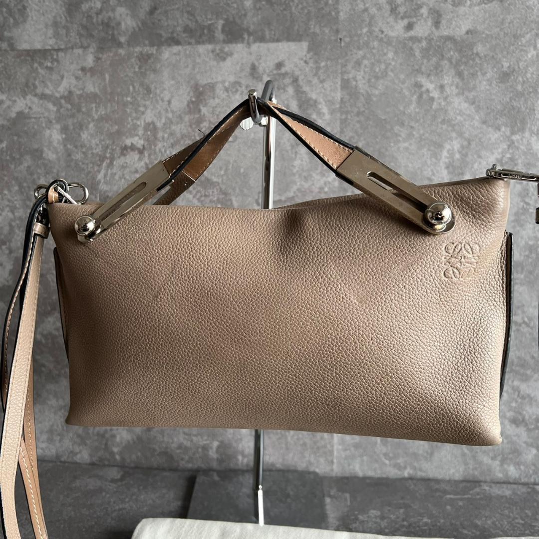 ⭐️ロエベ⭐️ 2WAY レザー クラッチバッグ ベージュ メタルバー