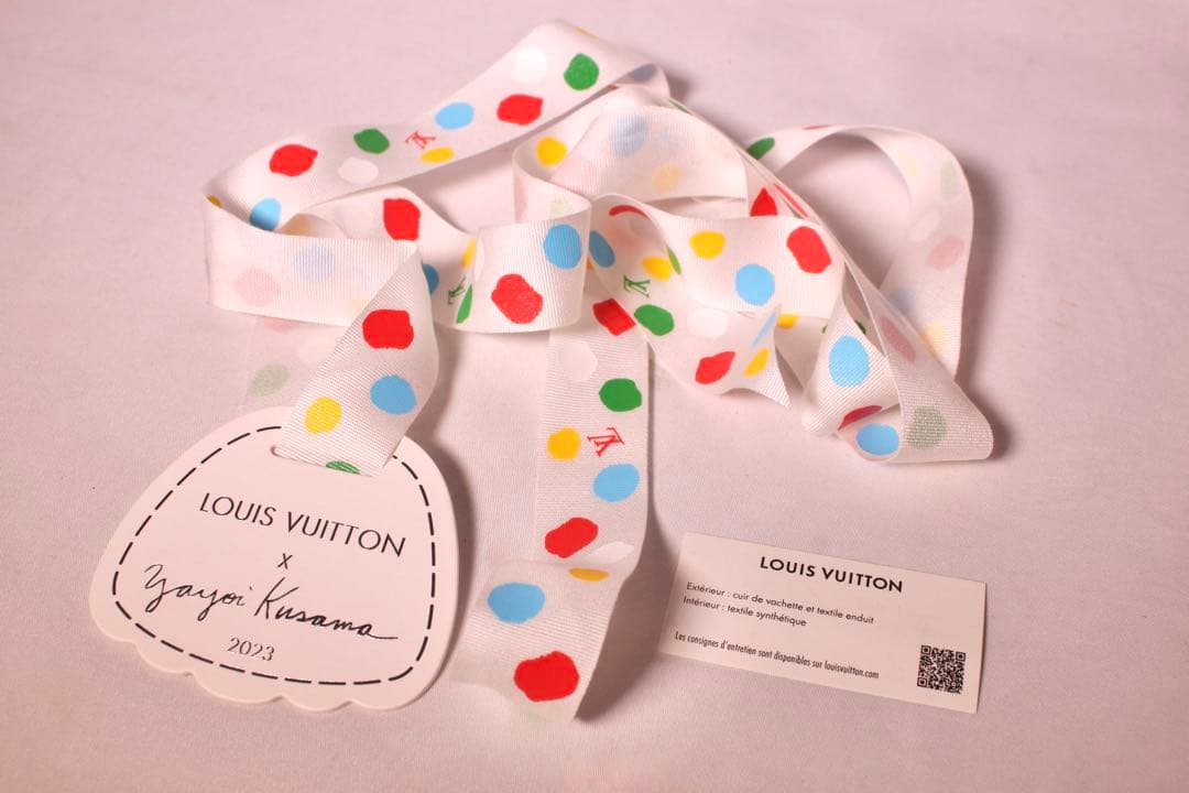 LOUIS VUITTON ルイヴィトン草間彌生トゥルースエリザベットペンケース