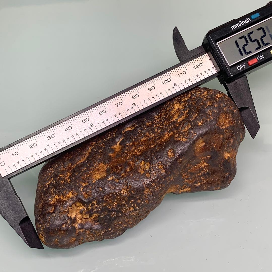 大型　宇宙エネルギーパワー 不思議の石鉄隕石　アンティーク 時代物　約1051g