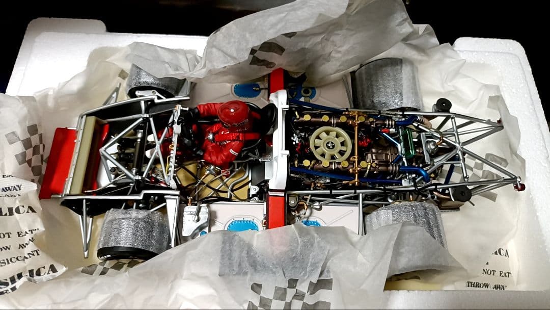 EXOTO 1/18 ミニカー Porsche 917/30#6 CAM2