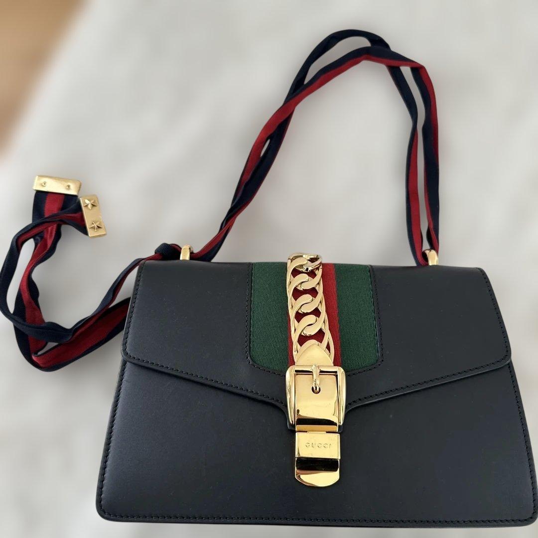 Gucci ショルダーバッグ ブラックレザー